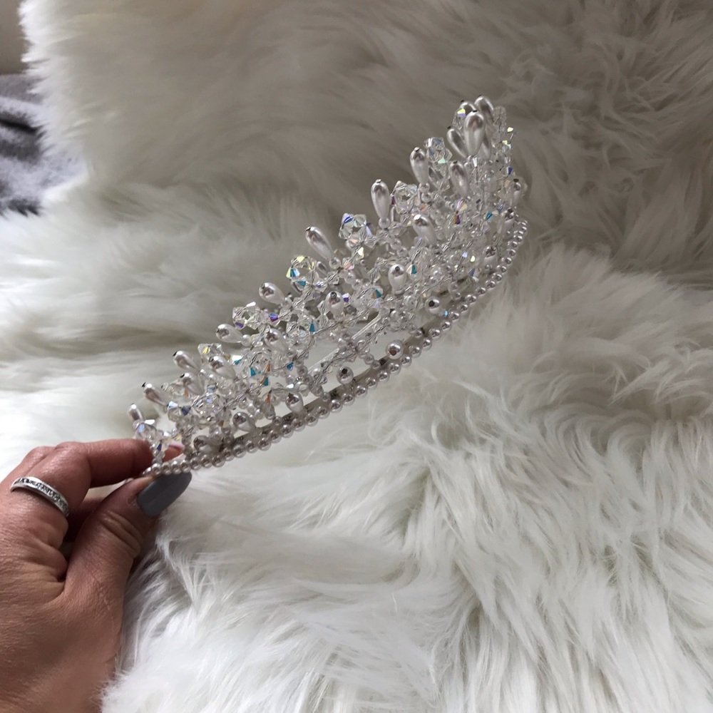 👑🥂💍 👰🏻HOST PICK VINTAGE WEDDING CROWN 👑🥂💍 - Picture 8 of 9